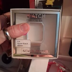 Apple Silver Case Sleek Design Durable Protection